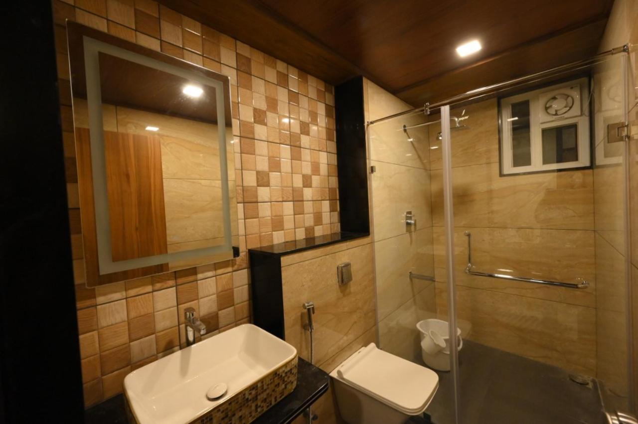 אודופי Meenakshi Inn מראה חיצוני תמונה